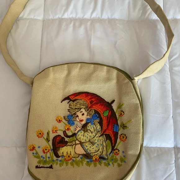 Vintage Embroidered Crossbody Bag with Child Design - Picture 2 of 7